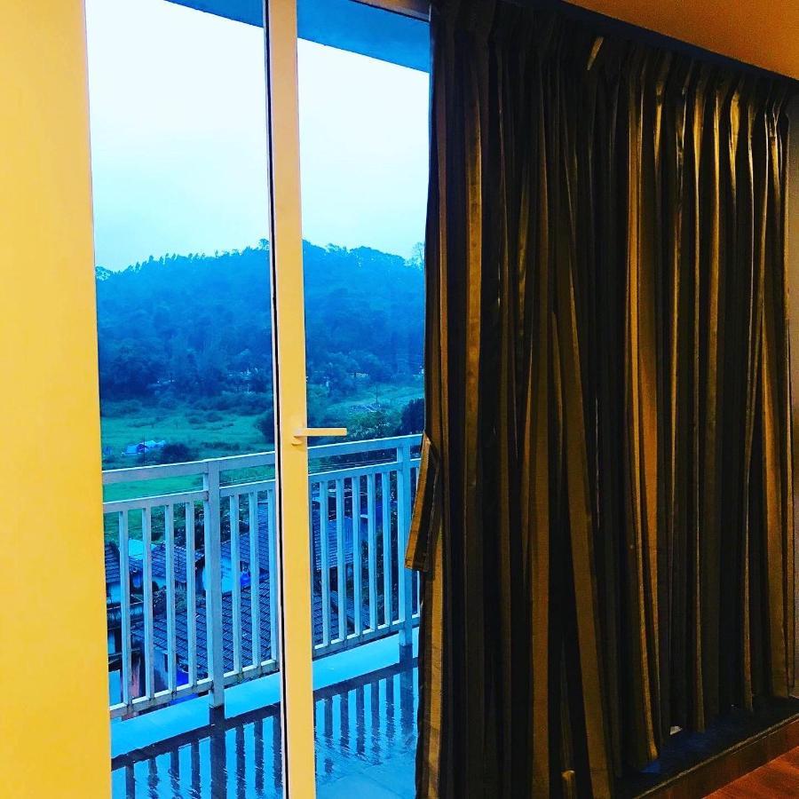 Sharada Residency Hotel Somvārpet Kültér fotó