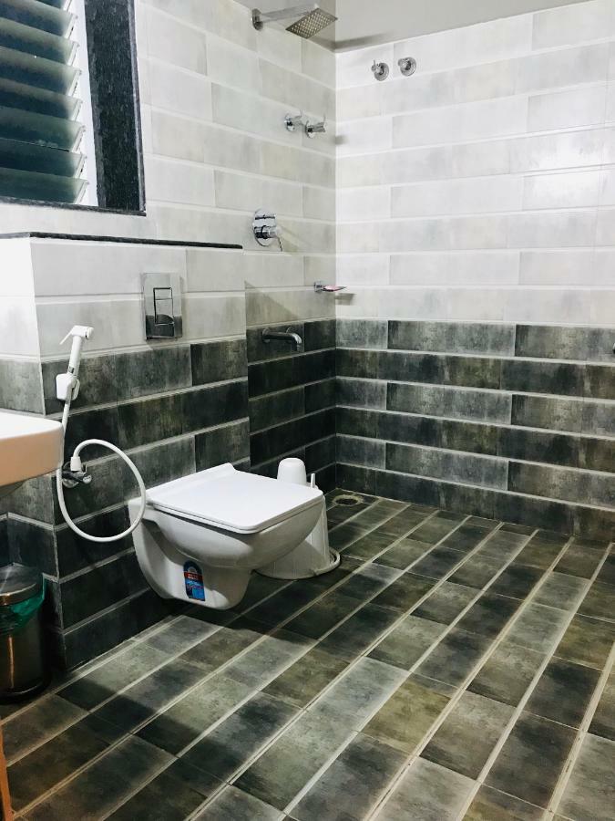 Sharada Residency Hotel Somvārpet Kültér fotó