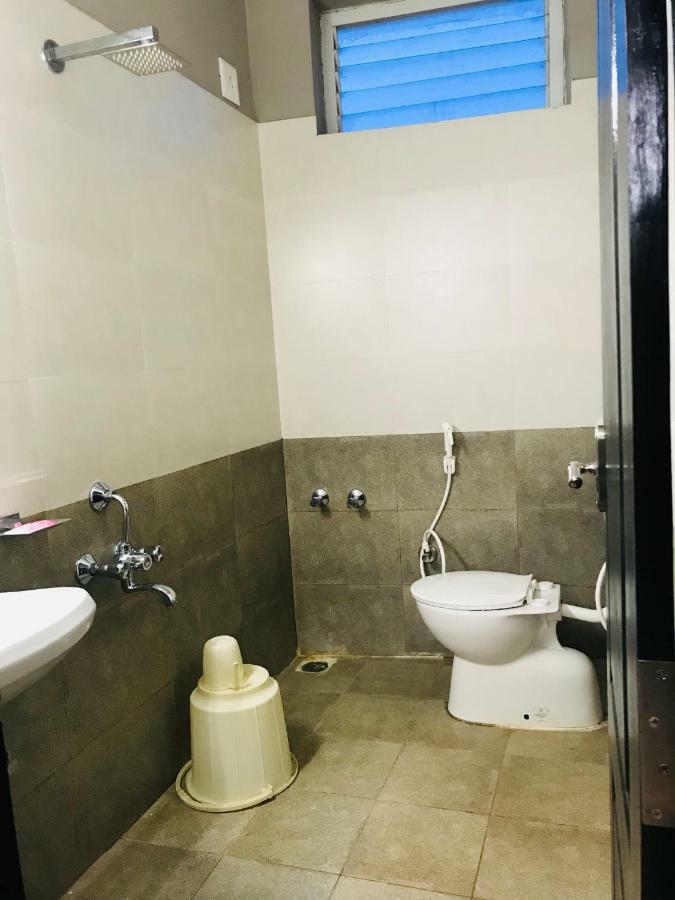 Sharada Residency Hotel Somvārpet Kültér fotó