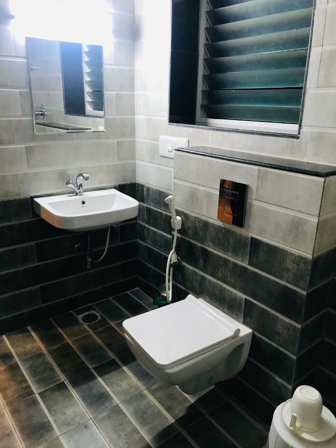 Sharada Residency Hotel Somvārpet Kültér fotó