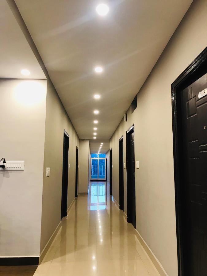 Sharada Residency Hotel Somvārpet Kültér fotó